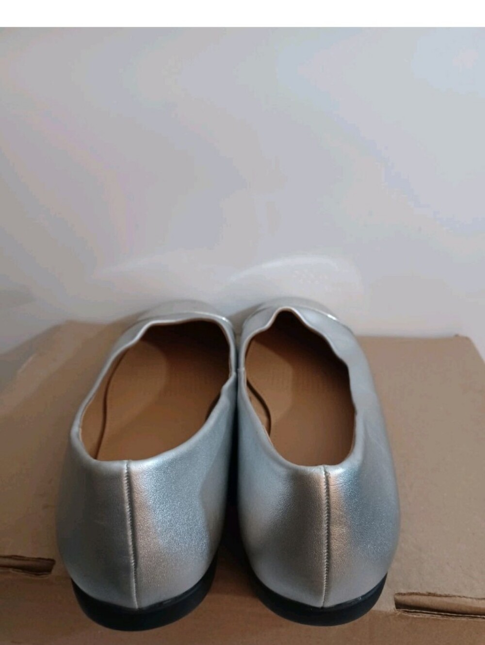 comfortview The Flay Metallic Silver Ballet Flats with Textured Toe 12WW - Picture 2 of 6